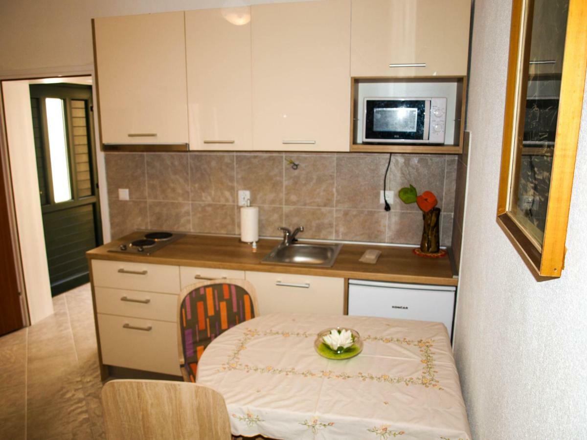 House Nataniel In Omis Near Sea Apartment Bagian luar foto
