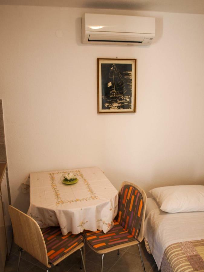 House Nataniel In Omis Near Sea Apartment Bagian luar foto