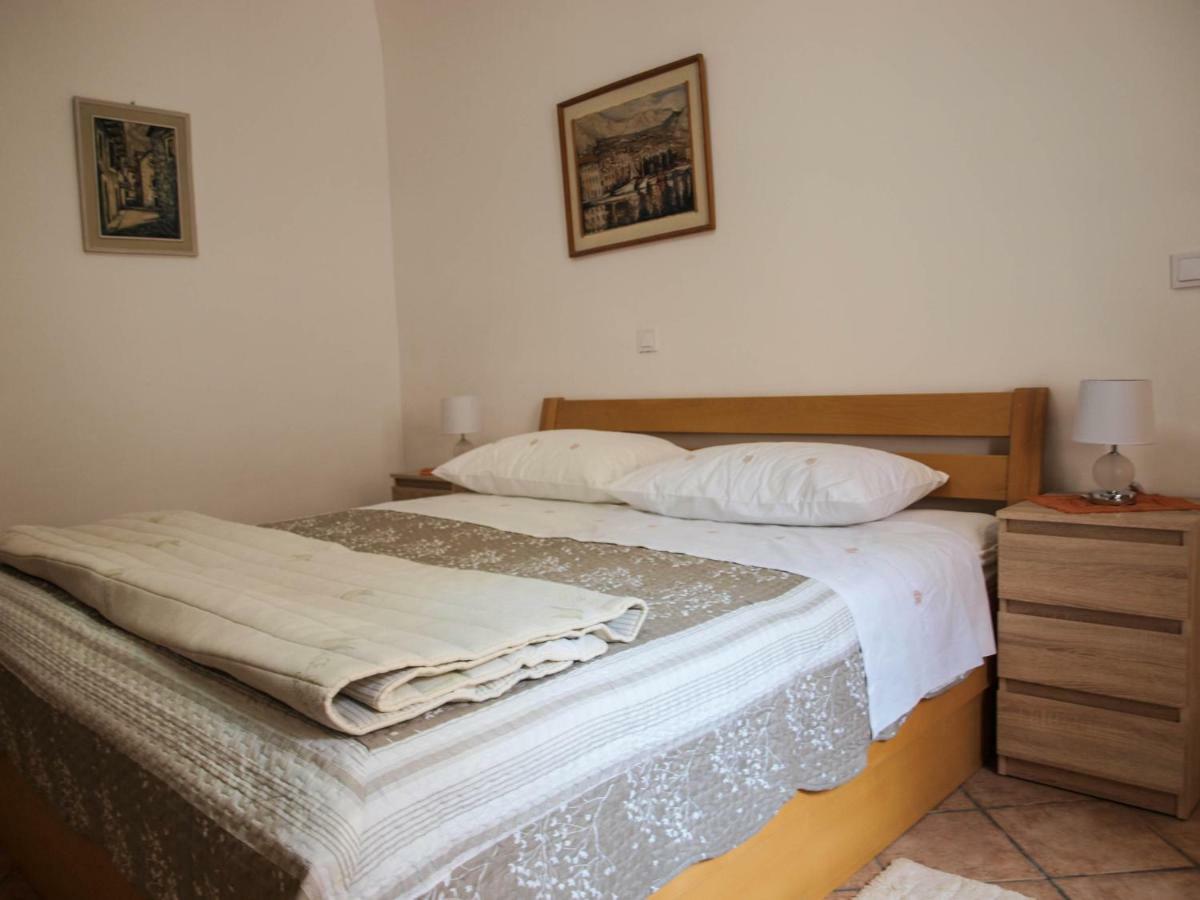 House Nataniel In Omis Near Sea Apartment Bagian luar foto