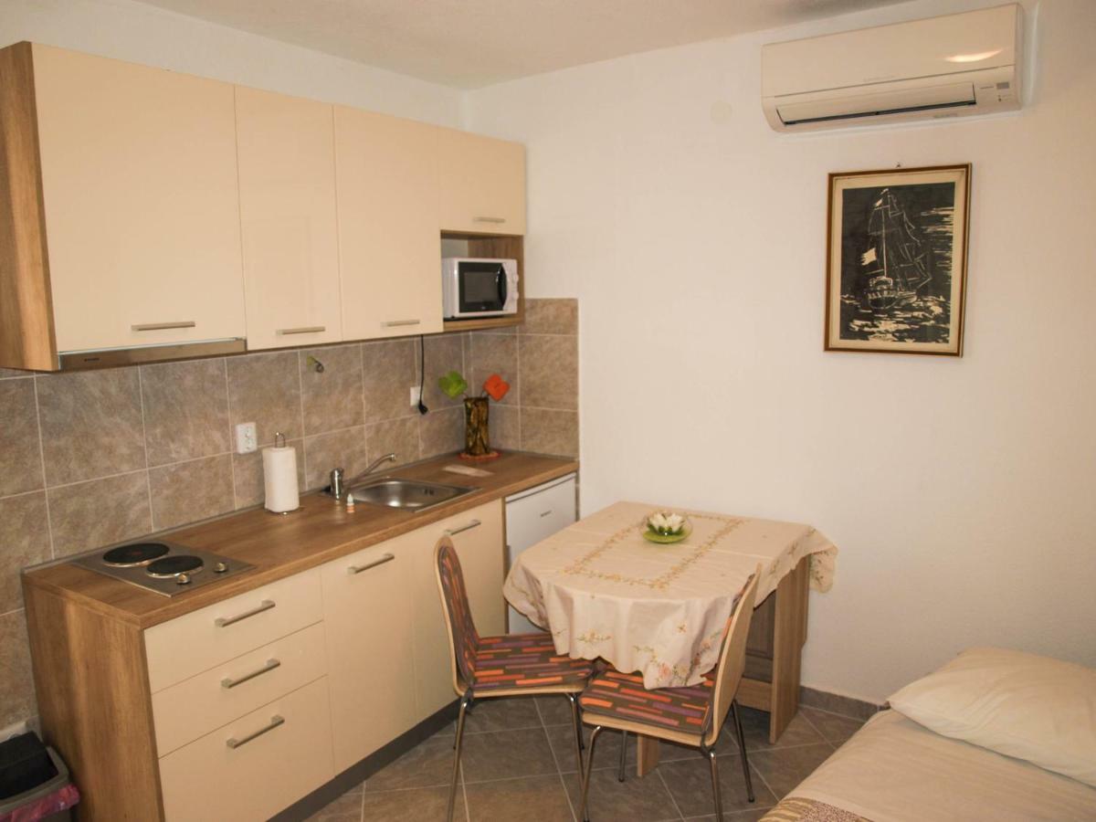 House Nataniel In Omis Near Sea Apartment Bagian luar foto