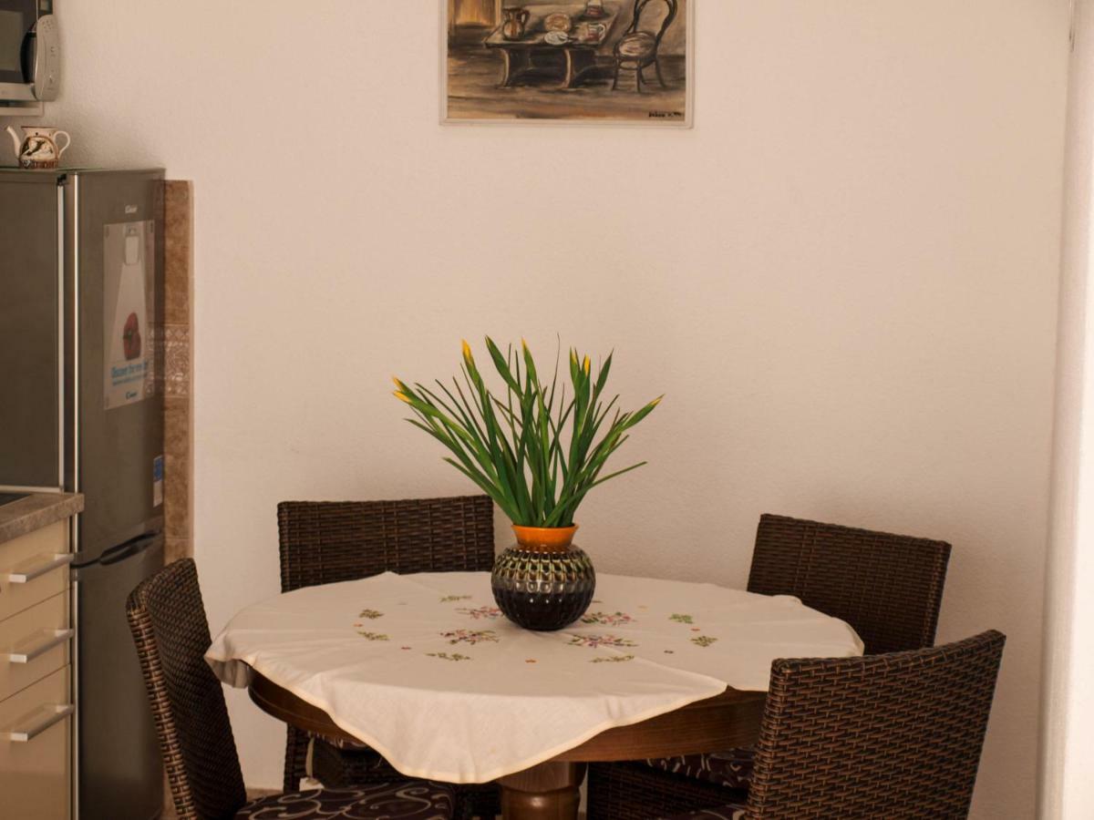 House Nataniel In Omis Near Sea Apartment Bagian luar foto