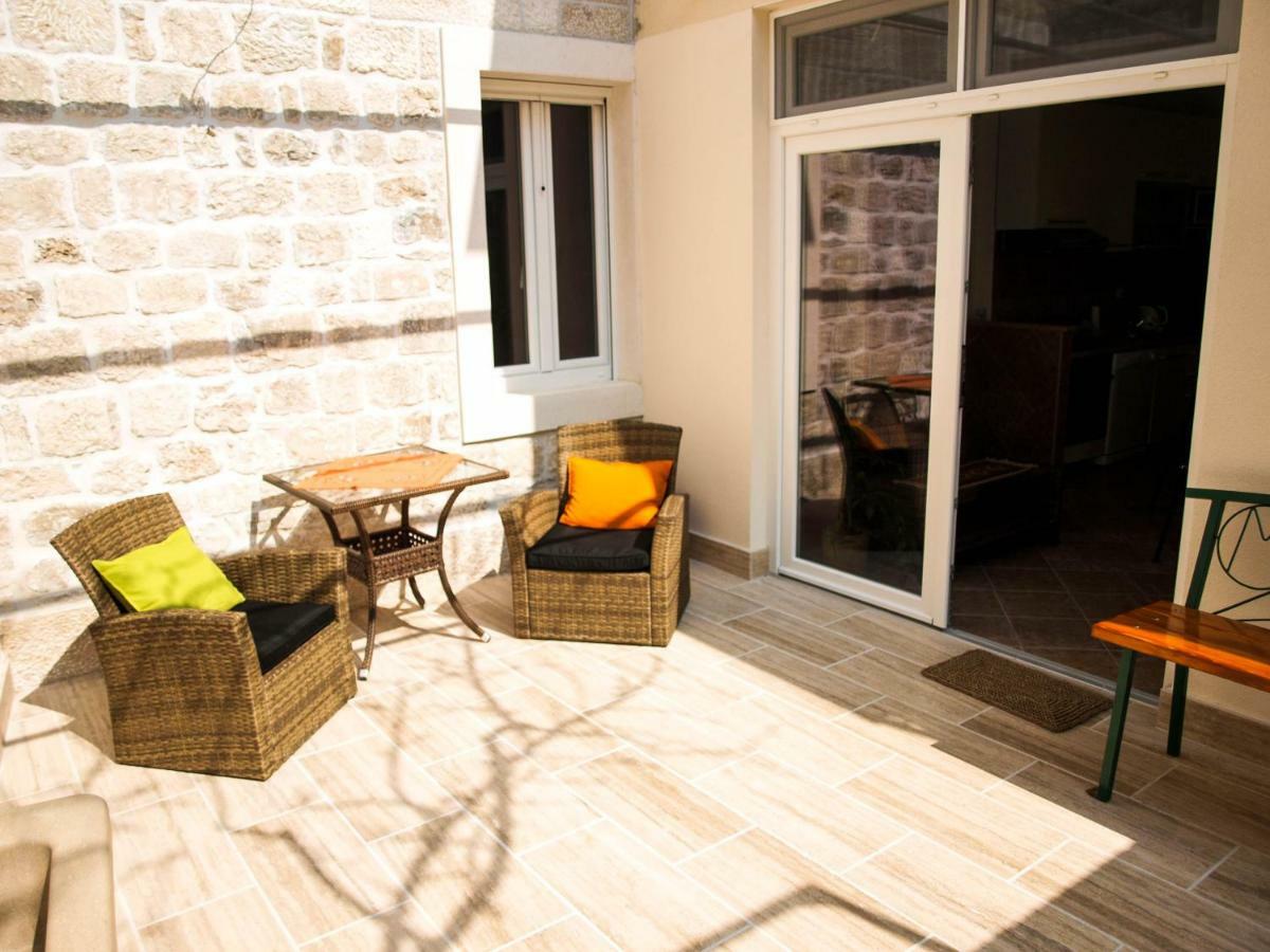 House Nataniel In Omis Near Sea Apartment Bagian luar foto