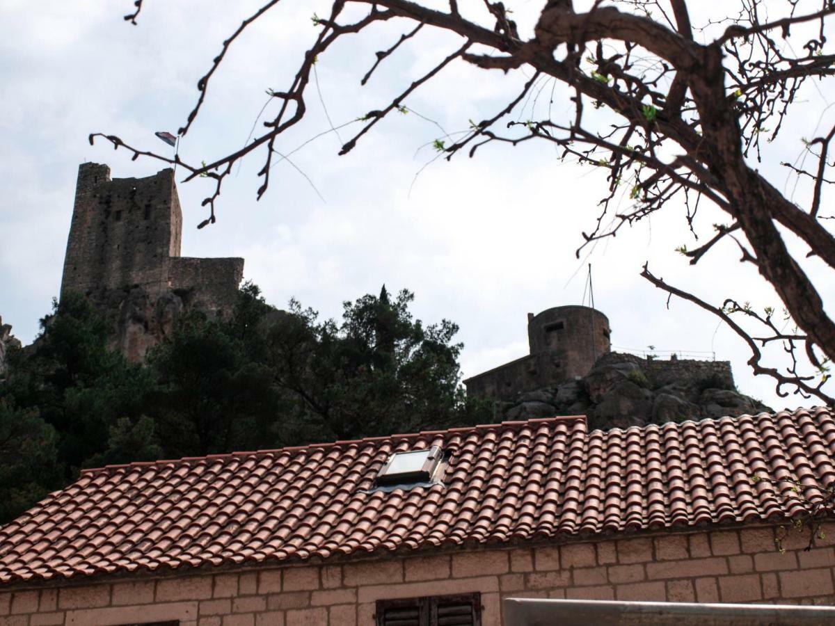 House Nataniel In Omis Near Sea Apartment Bagian luar foto