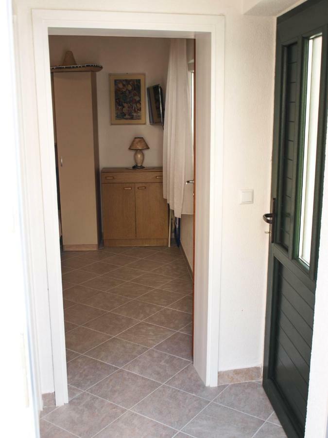 House Nataniel In Omis Near Sea Apartment Bagian luar foto