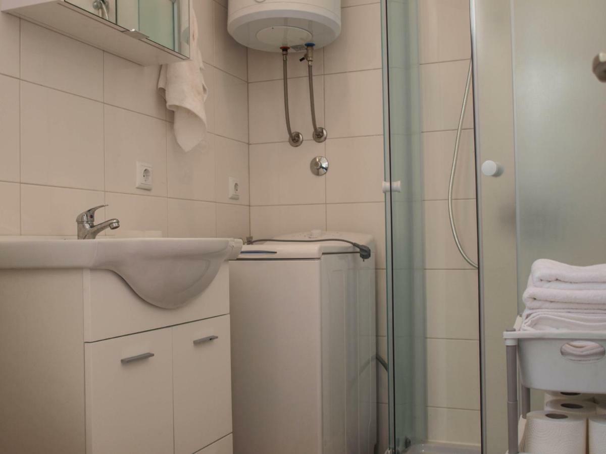 House Nataniel In Omis Near Sea Apartment Bagian luar foto