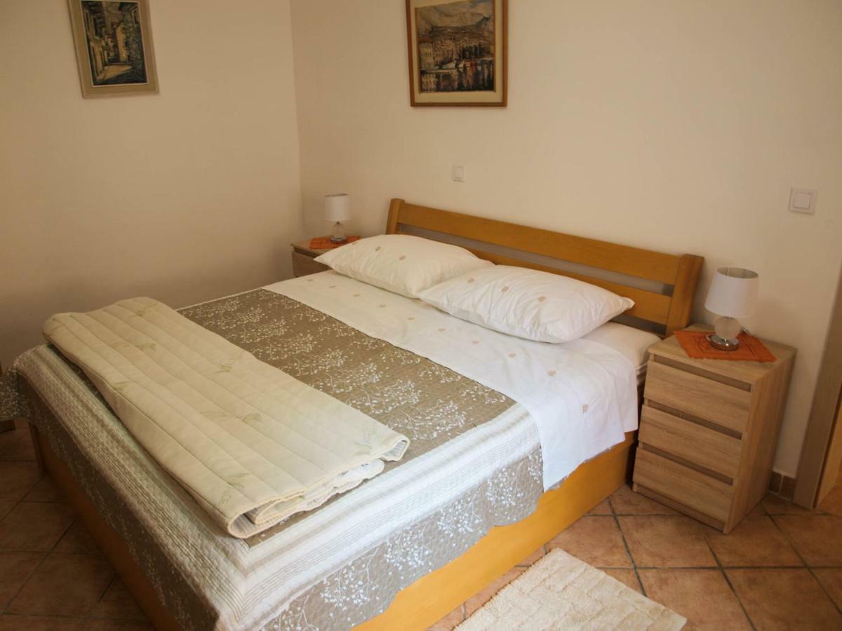 House Nataniel In Omis Near Sea Apartment Bagian luar foto