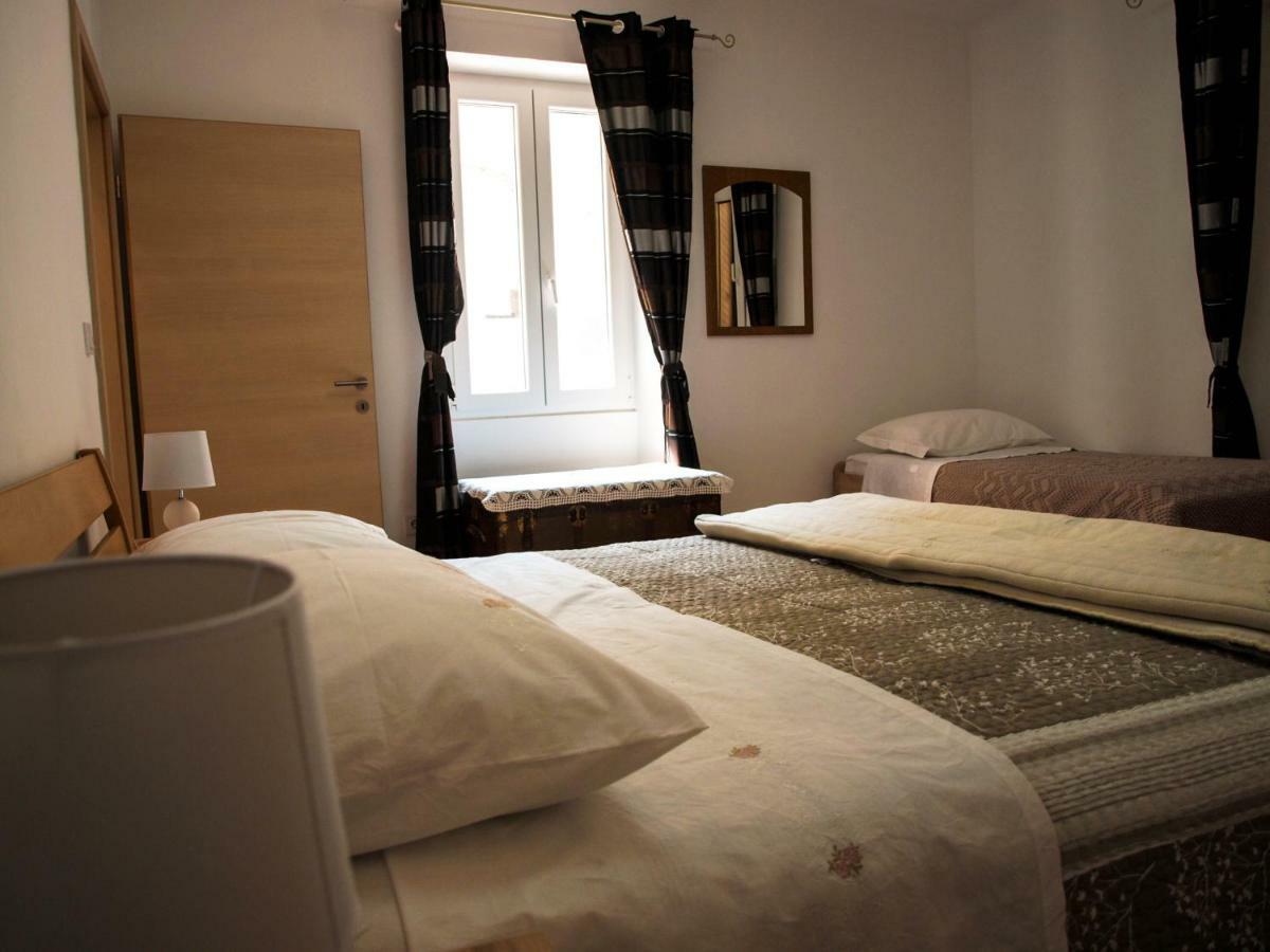 House Nataniel In Omis Near Sea Apartment Bagian luar foto