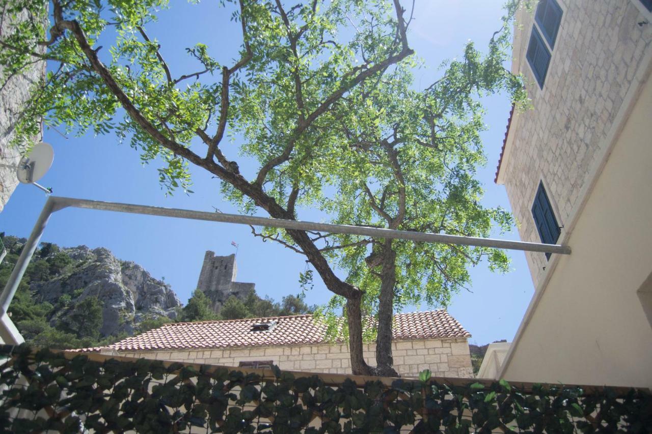 House Nataniel In Omis Near Sea Apartment Bagian luar foto