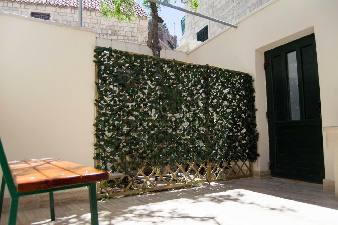 House Nataniel In Omis Near Sea Apartment Bagian luar foto